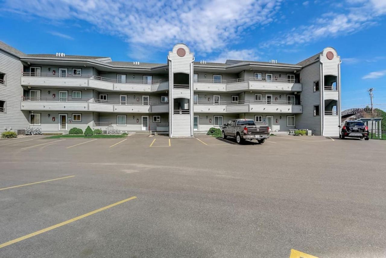 Brown Family Condo For Families Golf Trips And Girls Getaways Уисконсин Делс Екстериор снимка