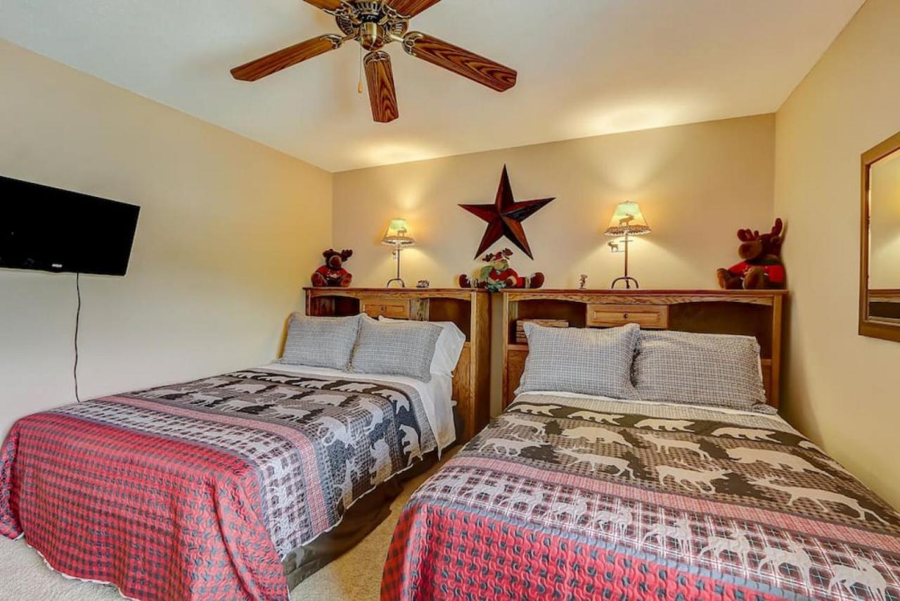 Brown Family Condo For Families Golf Trips And Girls Getaways Уисконсин Делс Екстериор снимка